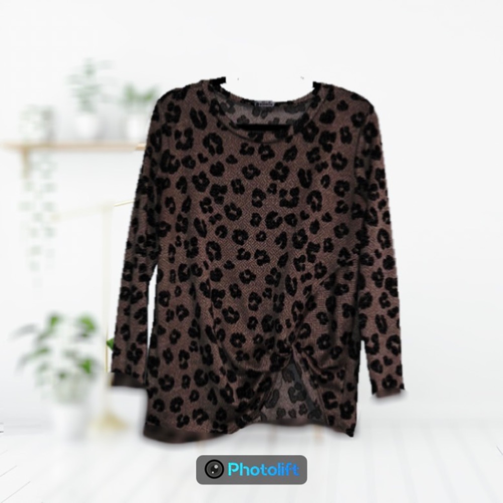 Large (or oversized medium) BomBom sweater with knot
